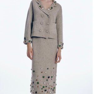 BEADED KNIT BLAZER AND MATCHING PENCIL SKIRT SIZE MEDIUM